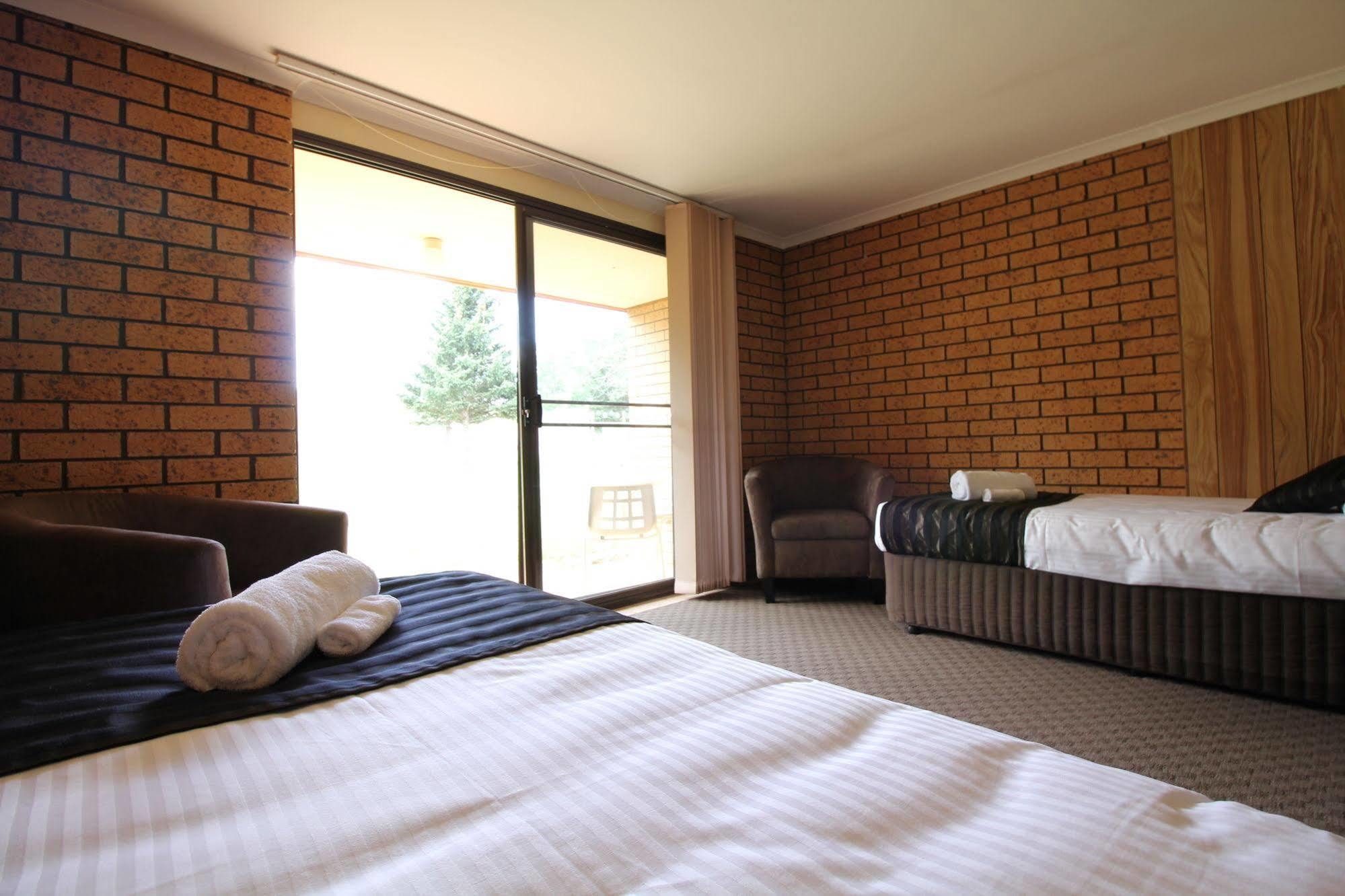 Snowy Mountains Resort And Function Centre Adaminaby Exterior foto